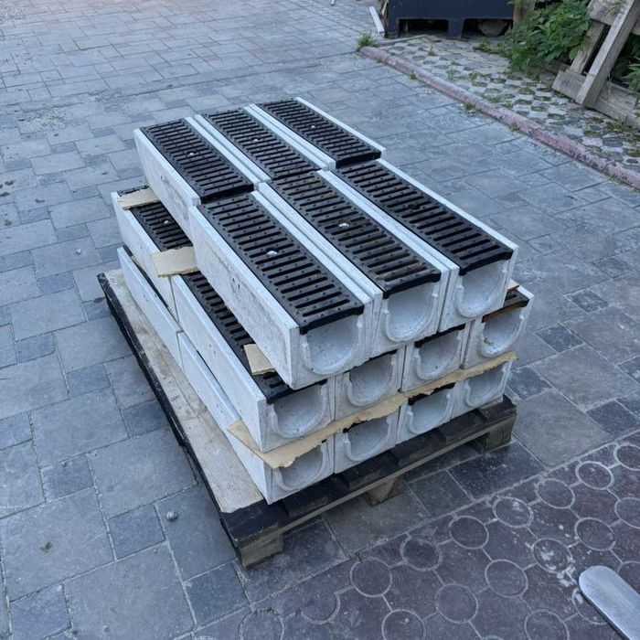 Бетонні лотки з чавунною решіткою різних розмірів з доставкою