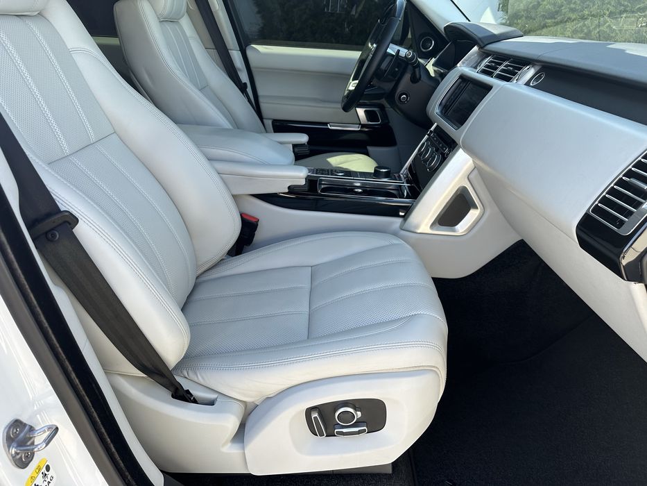 Продам ИДЕАЛЬНЫЙ RANGE ROVER 4.4 TDi официал