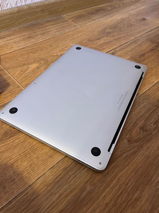 MacBook Pro 13 i5 256gb/ Чудовий ноутбук