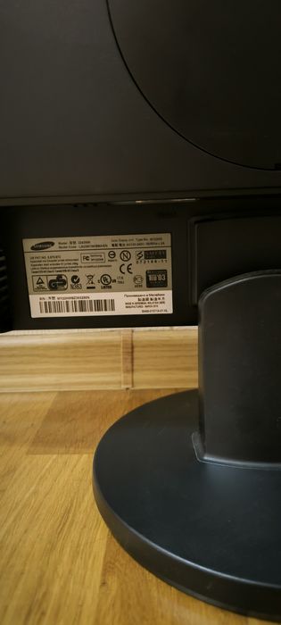 Монитор Samsung SyncMaster 2243NW