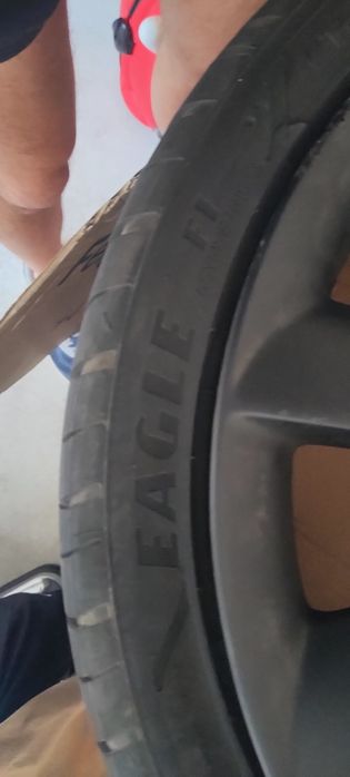 Jantes Tesla originais 22" com pneus