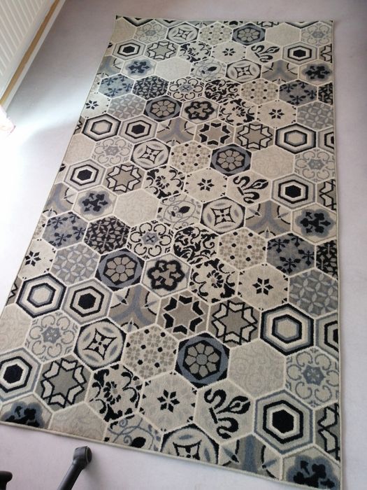 Nowy Dywan wykładzina rozmiar 133 cm x 233 cm