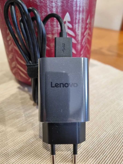 Tablet Premium Lenovo com Teclado & Caneta | 11.5″ OLED | Impecável