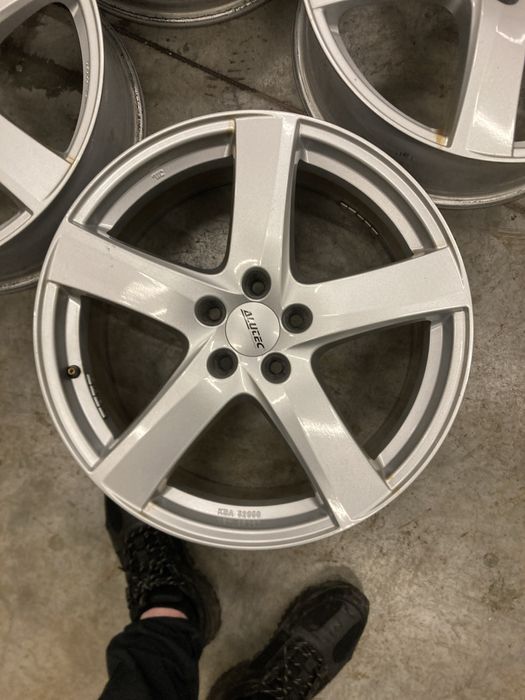 4x felgi aluminiowe alutec  19 5x112 et40 oc70 7.5J