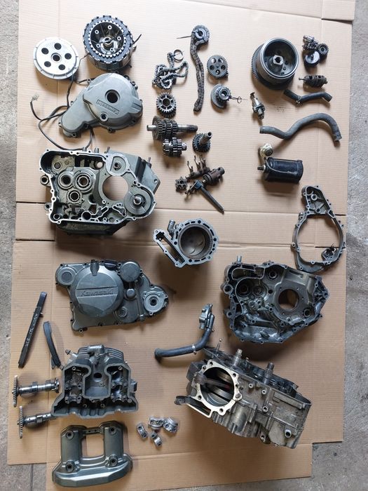 Kawasaki Klr 650 części koło silnik  zawieszenie.