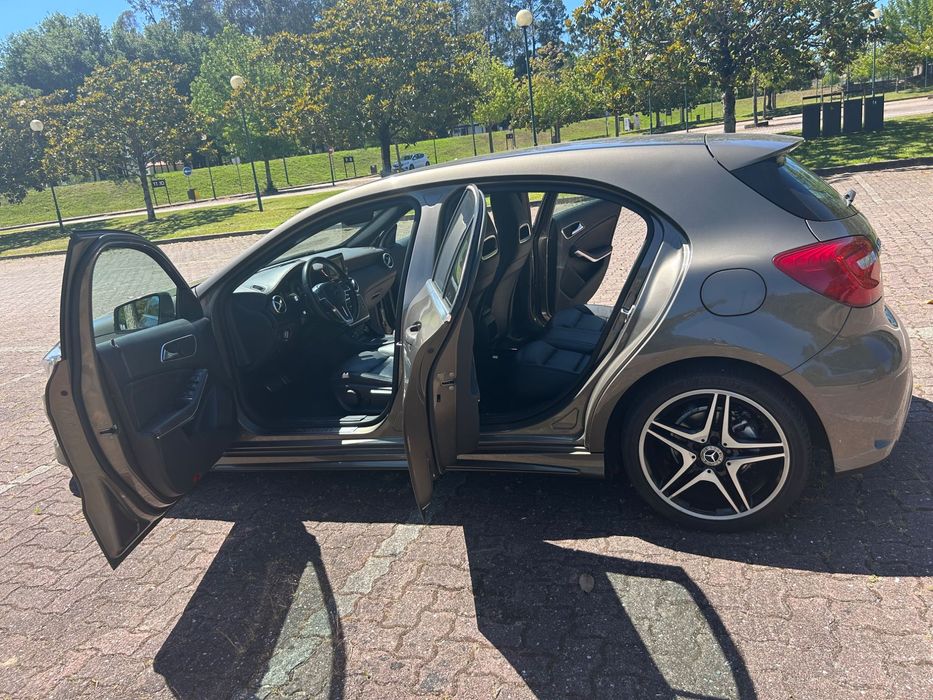 A venda Mercedes A200 com o pack amg line