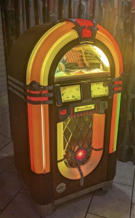 Szafa grająca Wurlitzer wys 152cm