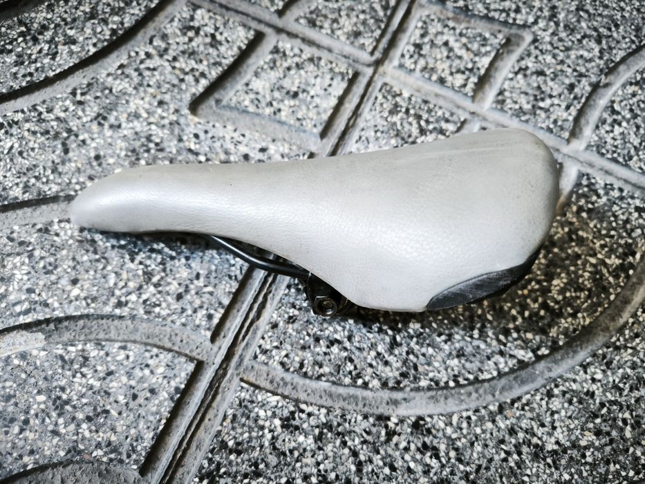 Conjunto de travões Shimano e selim