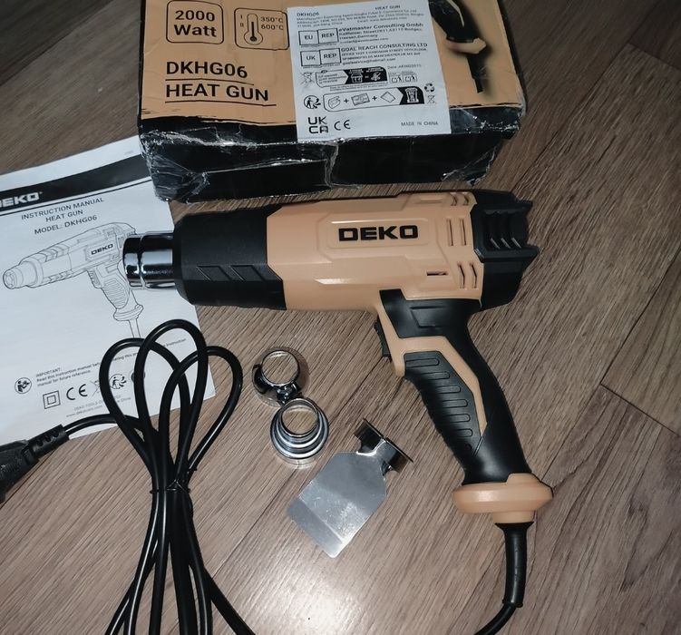 Строительный фен DEKO DKHG06 (2000 Вт, с насадками, новый)