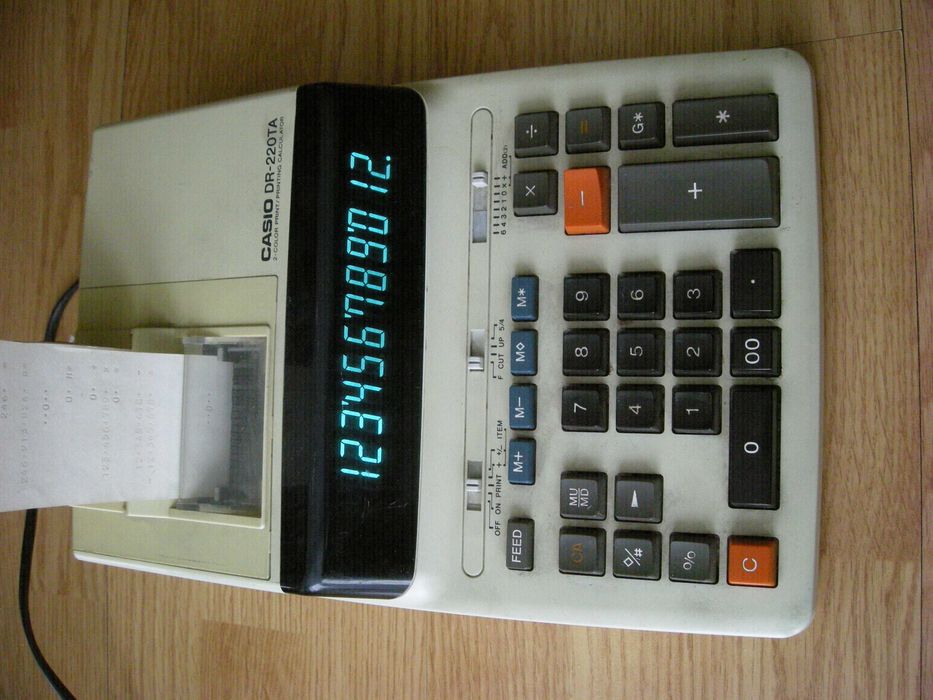 Kalkulator drukujący CASIO wyświetla 12 miejsc
