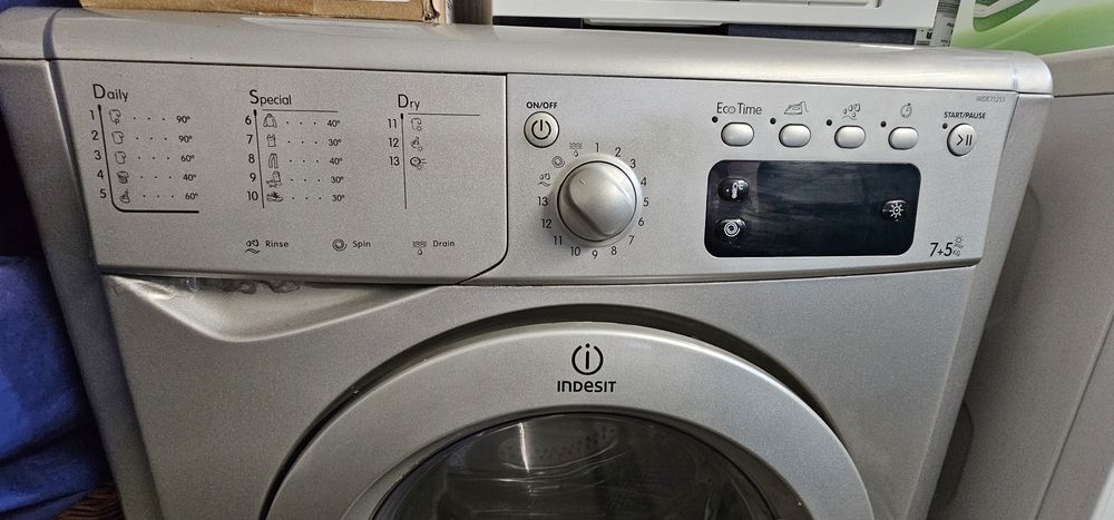 Máquina lavar e secar roupa para peças