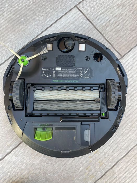 iRobot Roomba i8 + – Robot Aspirador em Excelente Estado