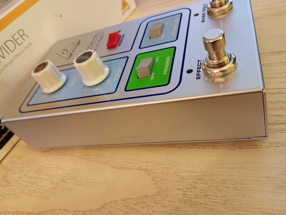 Behringer Octave Divider Efekt ring modulator