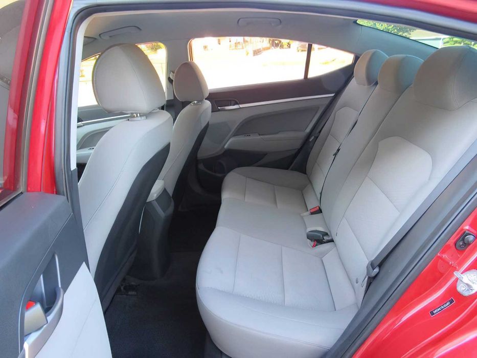 Hyundai Elantra SEL      2020