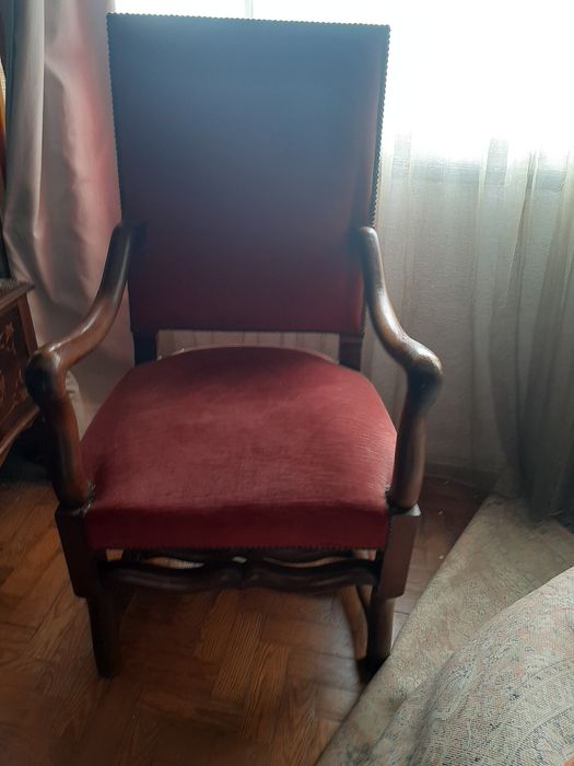 Cadeirão muito Antigo