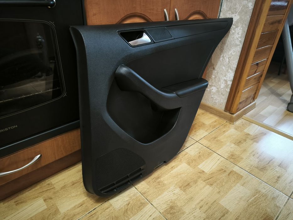 Карт двері права зад джета 2015 jetta mk6