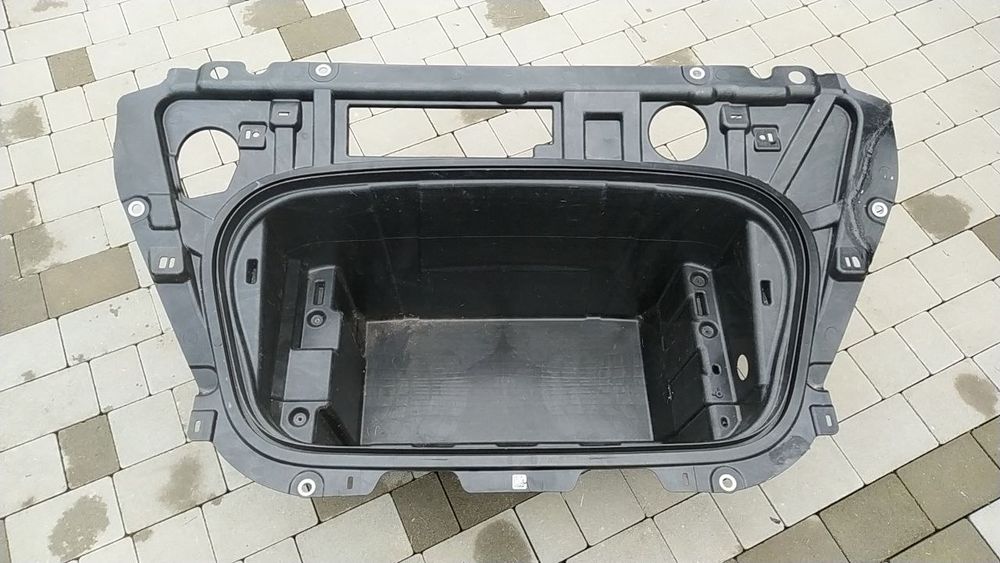 Porsche taycan 9j1 корито перед  9j1805075b,a