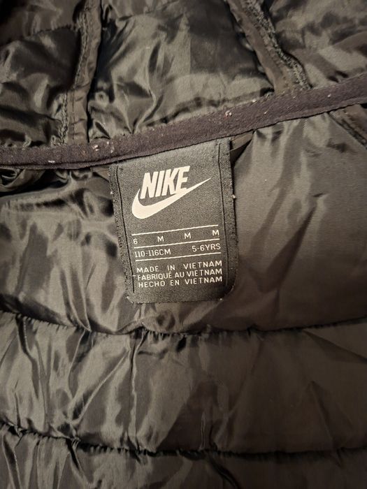Pikowana kurtka Nike 110/116