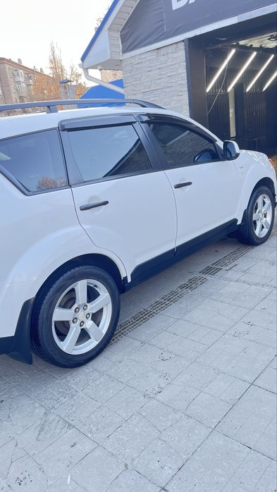 Проодам авто Mitsubishi Autlender