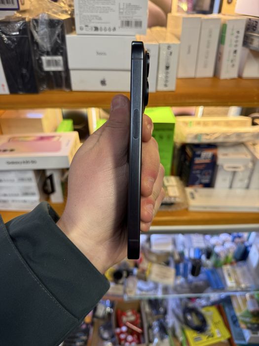 Продам Iphone 15 Pro 128 GB Black Titanium 87% АКБ