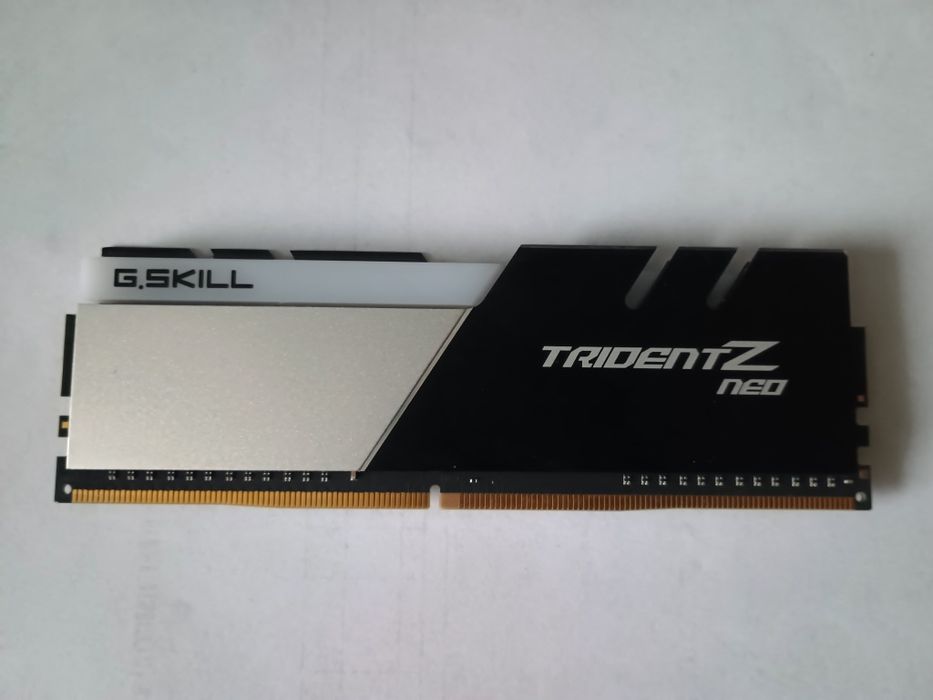 Pamięć RAM  DDR4 G.Skill TridentZ Neo RGB  8gb 3600mhz cl16 - stan idealny