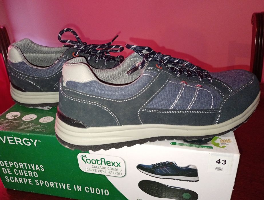 Tênis de homem tam.43
