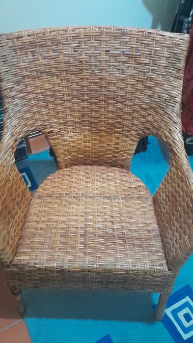 cadeira de vime, em bom estado