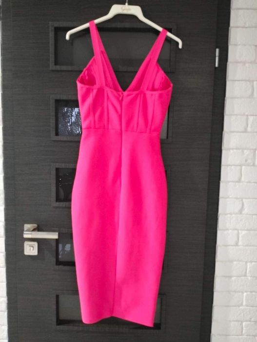 Sprzedam różową sukienkę