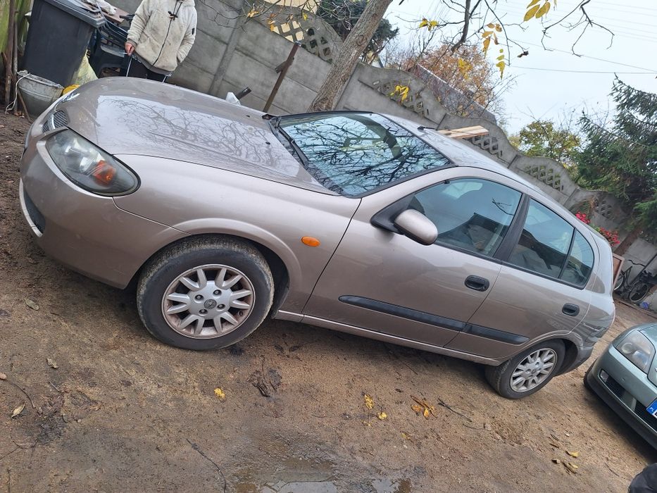 Nissan Almera