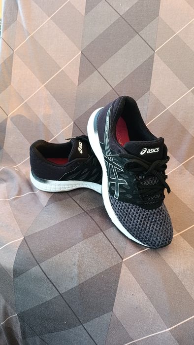 Кроссовки ASICS 39.5 р