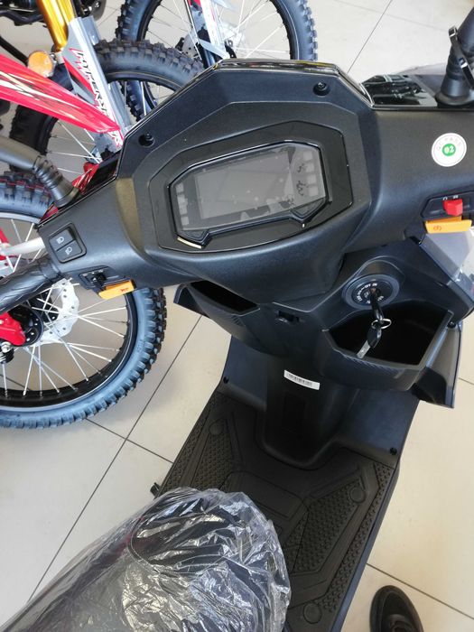 Skuter Zipp GP 125