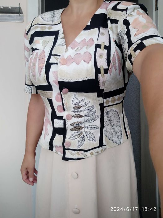 Костюм (юбка и пиджак) р.46-48