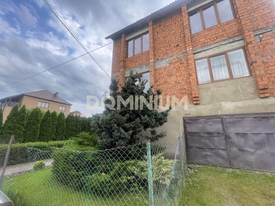 Продається будинок в м. Хуст