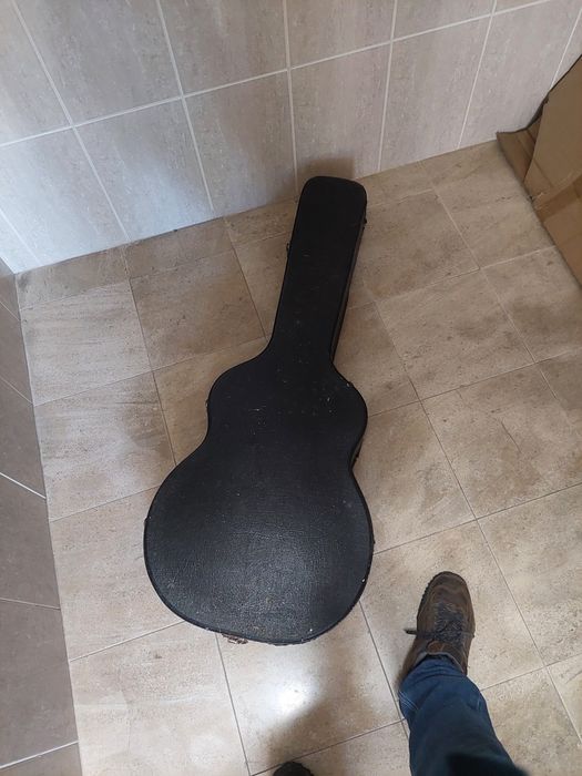 Case rígida para guitarra
