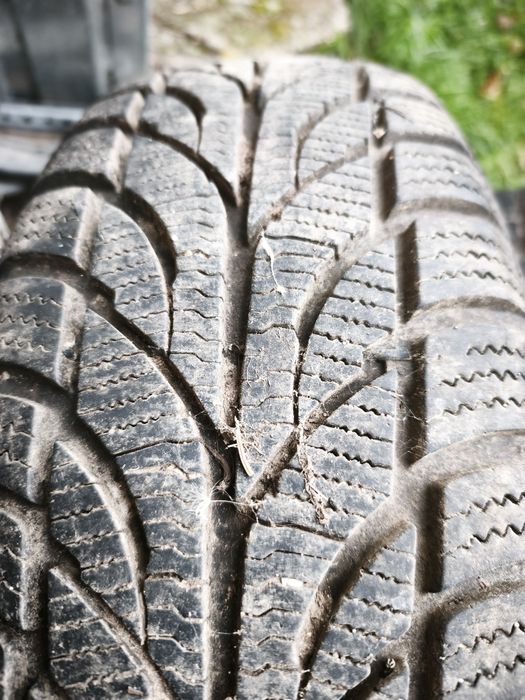 Opony zimowe 2 sztuki 185/65R15