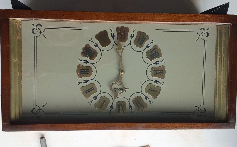 Годинник настільний з боєм 2 шт