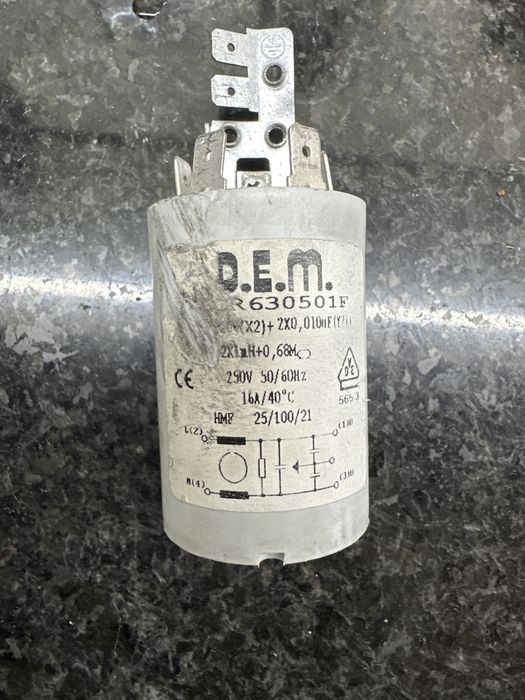 Condensador D.E.M. FLC6 3 0 5 0 1F