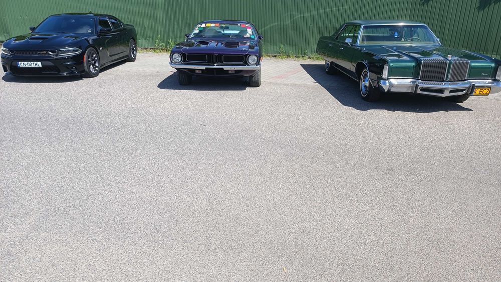 Auto do ślubu Barracuda New Yorker Charger