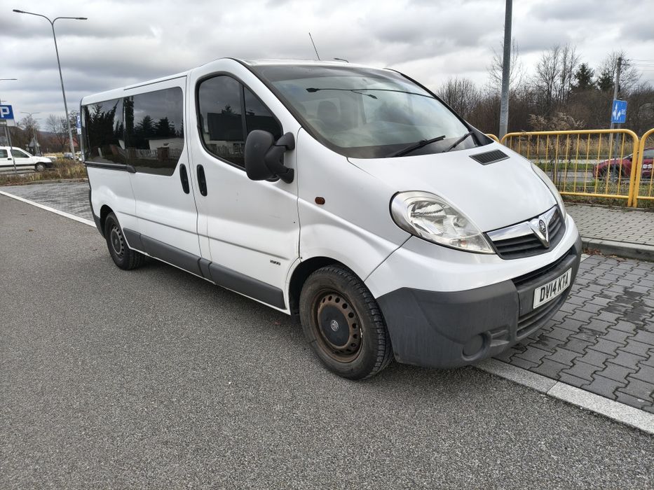 Opel Vivaro 2.0 diesel 9 osób anglik long