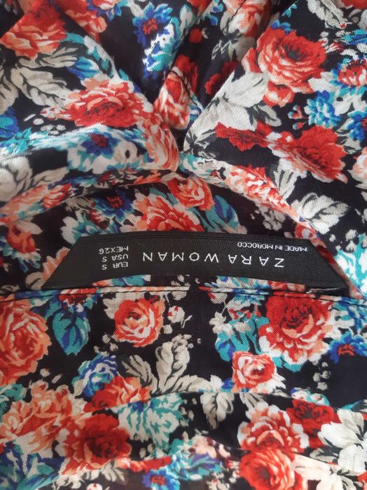 Лёгкая, яркая рубашка, блуза в цветочный принт zara