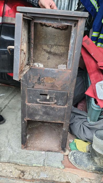 Dwa piecyki na sprzedaż