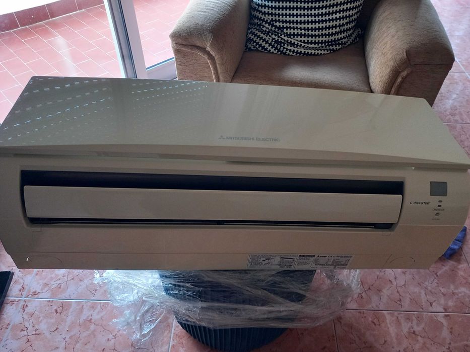 Ar condicionado ,pouco uso, mudança de casa ,bom estado..