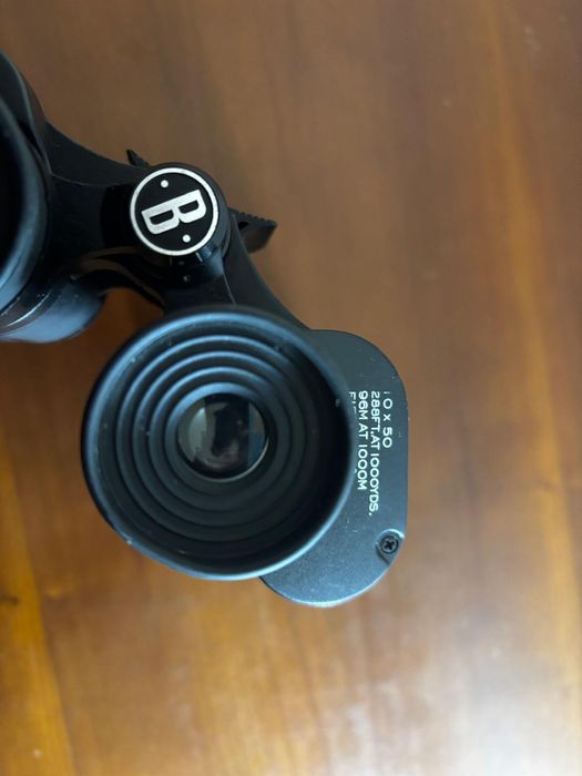Binóculos Bushnell 10x50