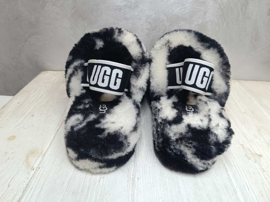 - UGG Fluff Yeah Slide Marble