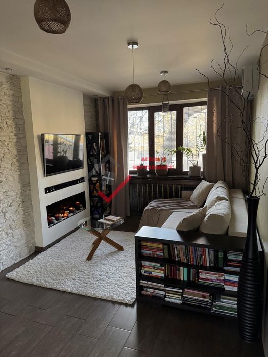 Продаж 2-кімн. квартири, 42 м², 1/4 поверх, ваш ідеальний дім!