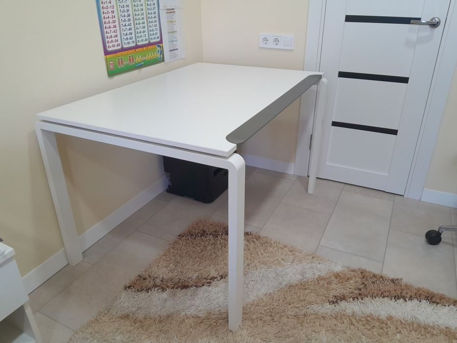 Продам стол офисный