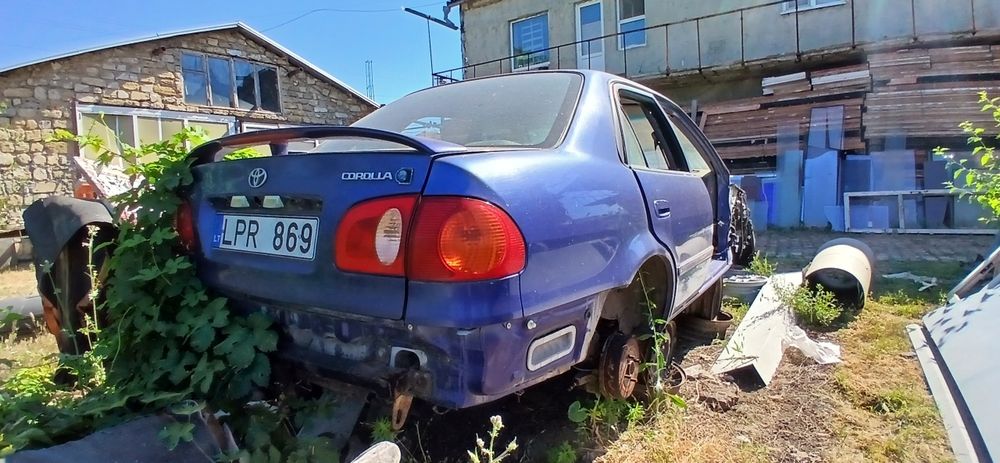 Toyota Corolla E110 по запчастям