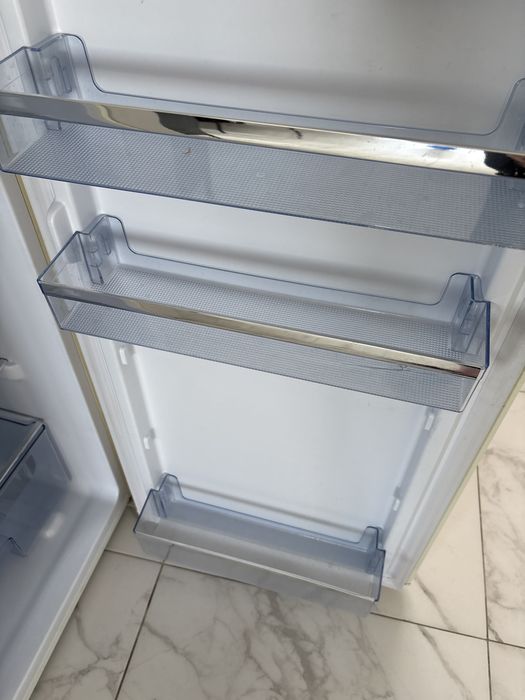 Lodówka Amica a+* retro bezowa m54