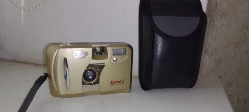 Японський фотоапарат Ехсел 1 ,,цілий