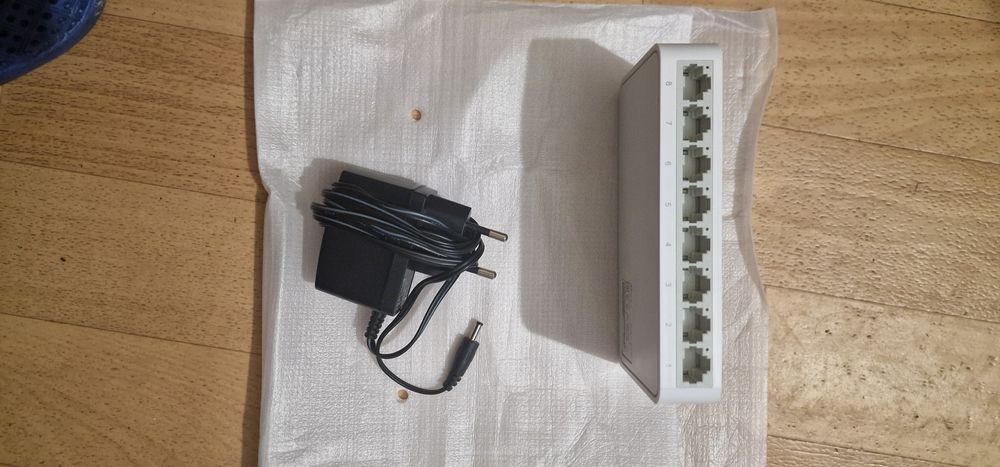 Комутатор TP-LINK TL-SF1008D на 8 портів